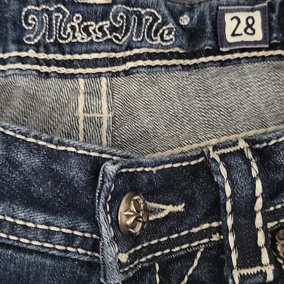 Miss Me Capris - Picture 8 of 10